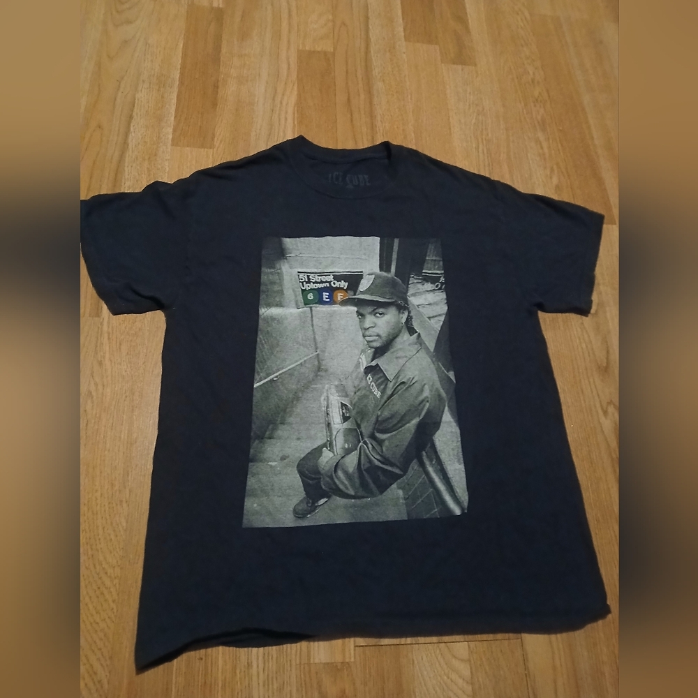 Men's Black Graphic T-Shirt (ice cube) size L